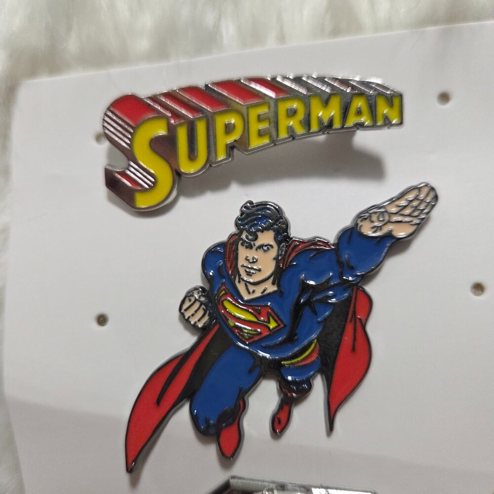 Superman Pin Set - Picture 4 of 5